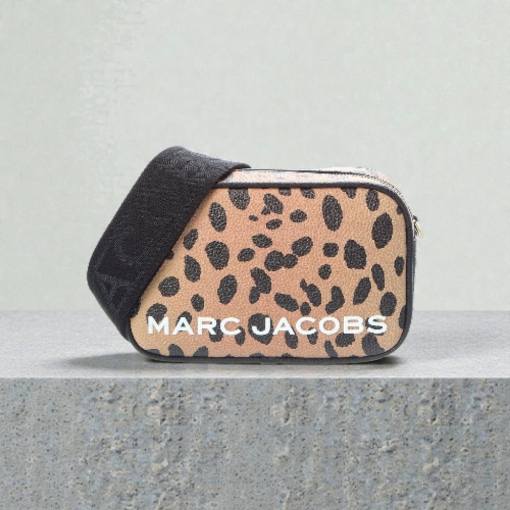 Marc Jacobs Cheetah Bold Flash Camera Bag